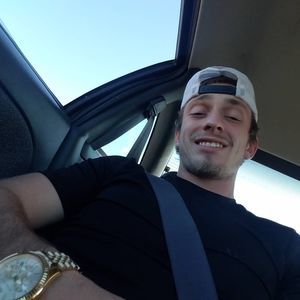 Meet your Posher, Derek